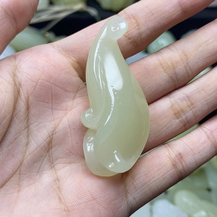 浅晴水玉兰花吊坠