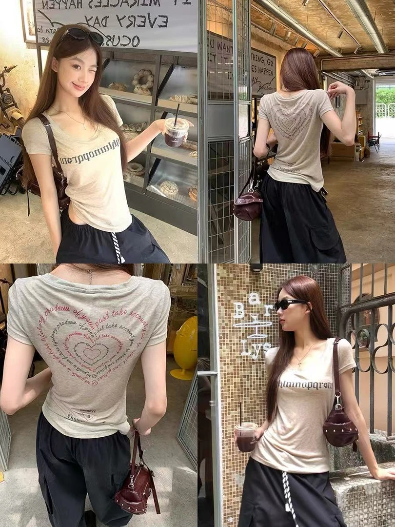 【奥莉】2025春夏：情书循环｜辣妹性感露背字母爱心印花短袖T恤7323