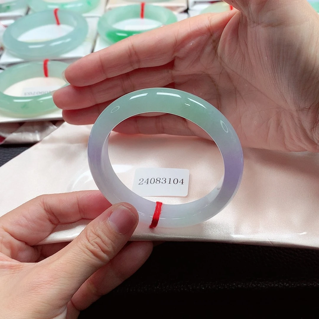 翡翠手镯未镶嵌天然A货翡翠手镯