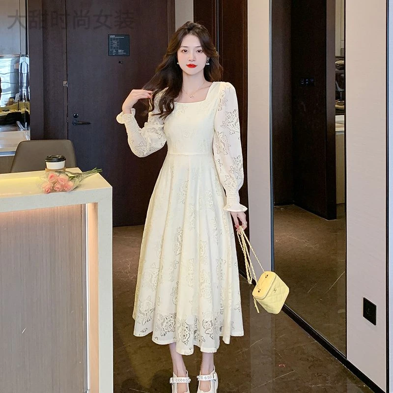 2025新款春季法式复古气质高级感大码蕾丝显瘦气质方领长袖连衣裙