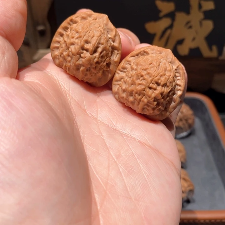 文玩核桃吊坠无双