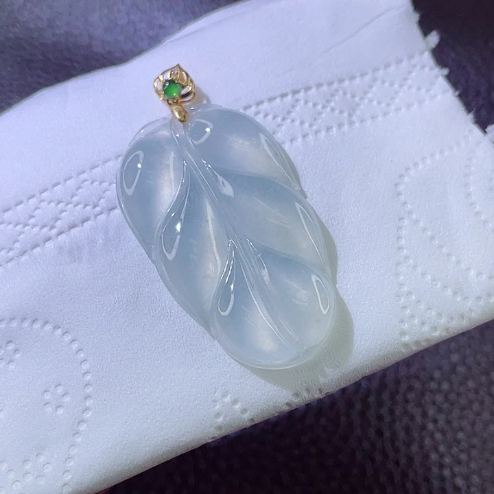 翡翠颈饰18K金镶嵌翡翠