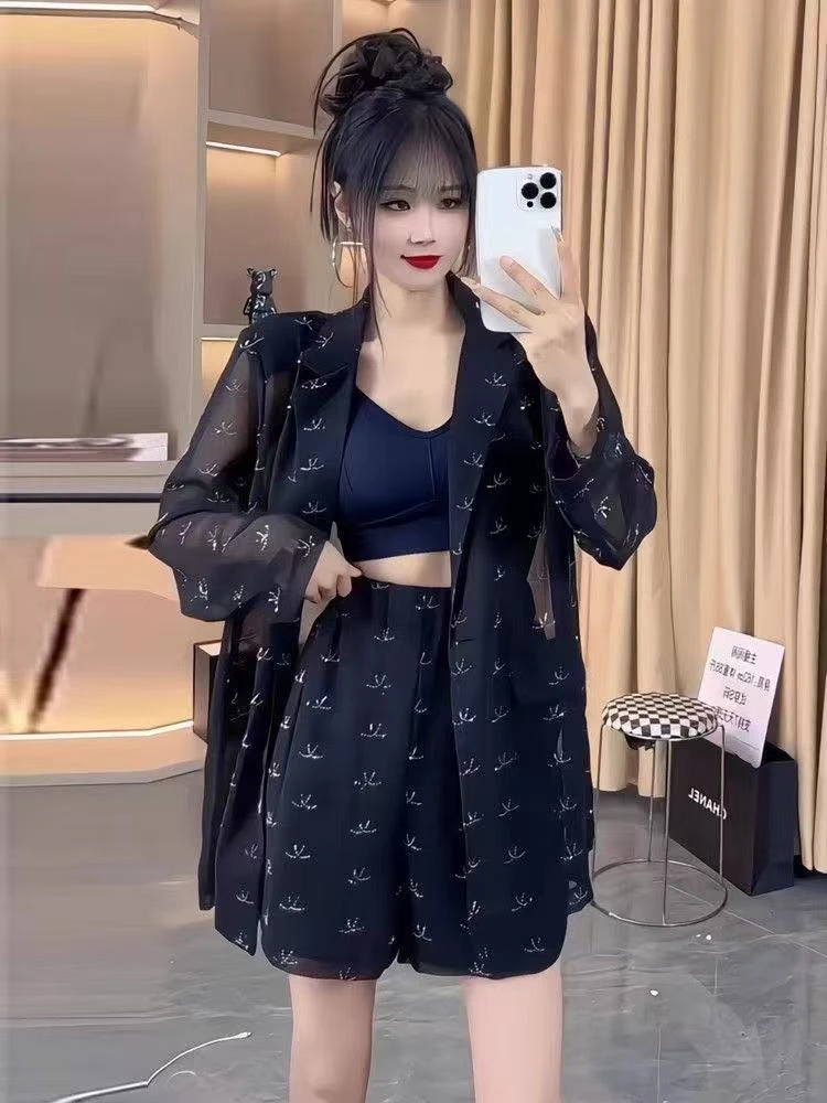 设计感时尚烫钻套装2024夏季新款网纱防晒外套高腰显瘦短裤两件套