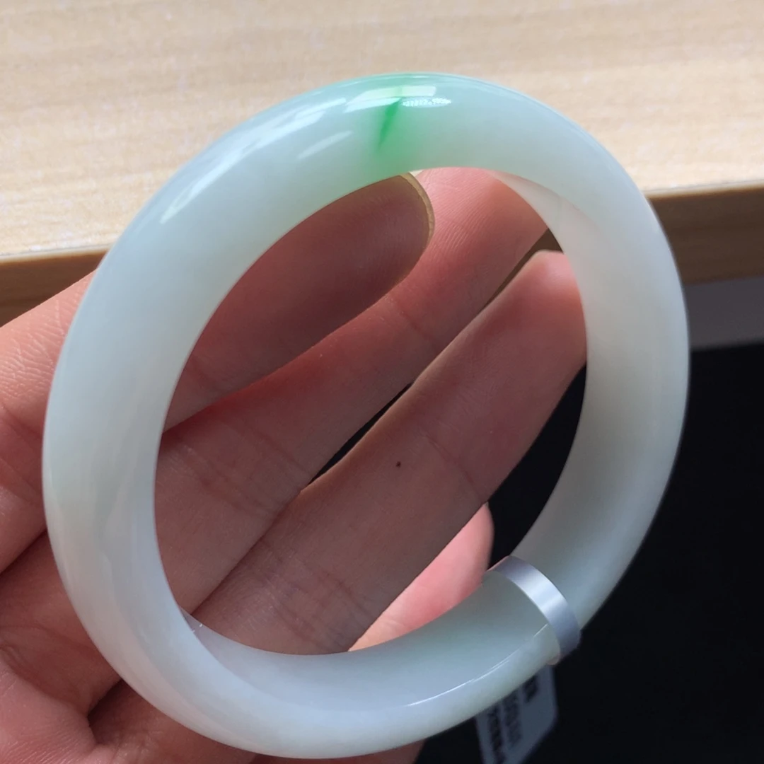 未镶嵌手镯翡翠手镯