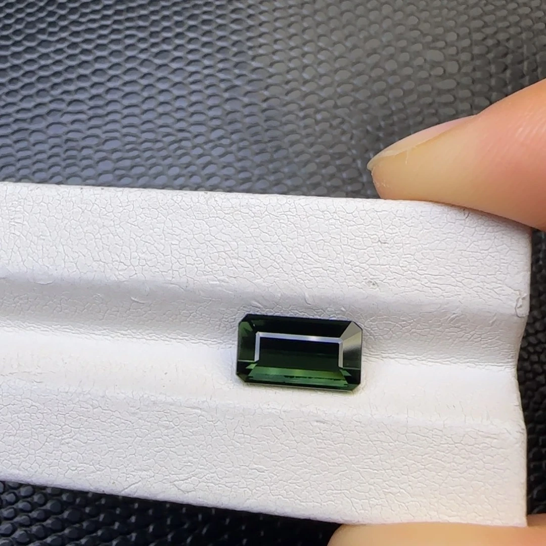 未镶嵌碧玺珠宝半成品2.93克拉