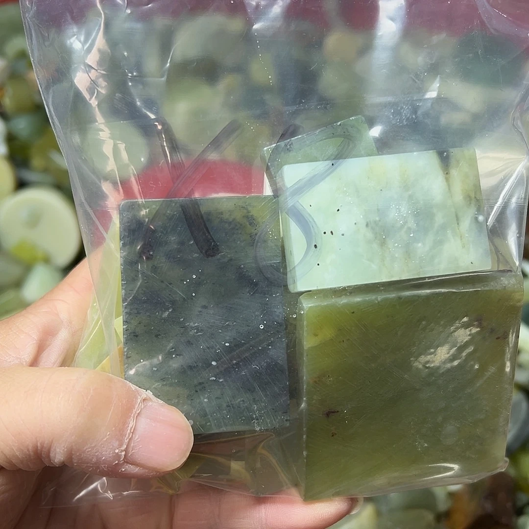 老***李蛇纹石玉未镶嵌鱼缸石 盆景石