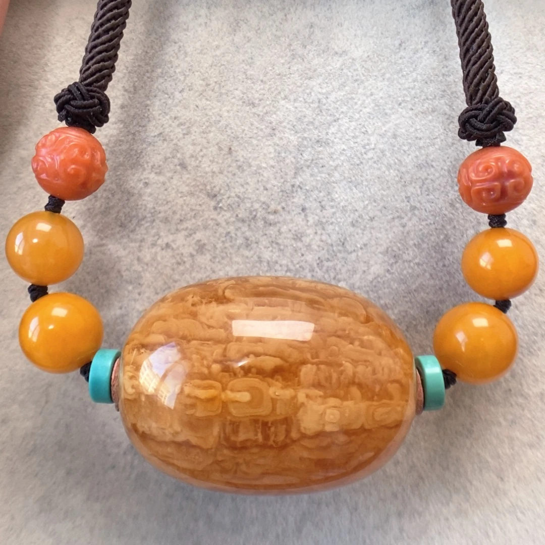 蜜蜡未镶嵌项链锁骨