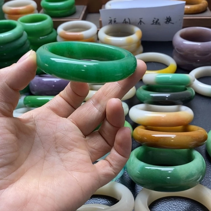 石英质玉手镯未镶嵌美*