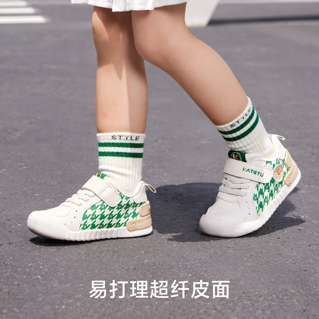 卡特兔春季新款男童防滑小白鞋开学季女童软底学步机能鞋X4CE012