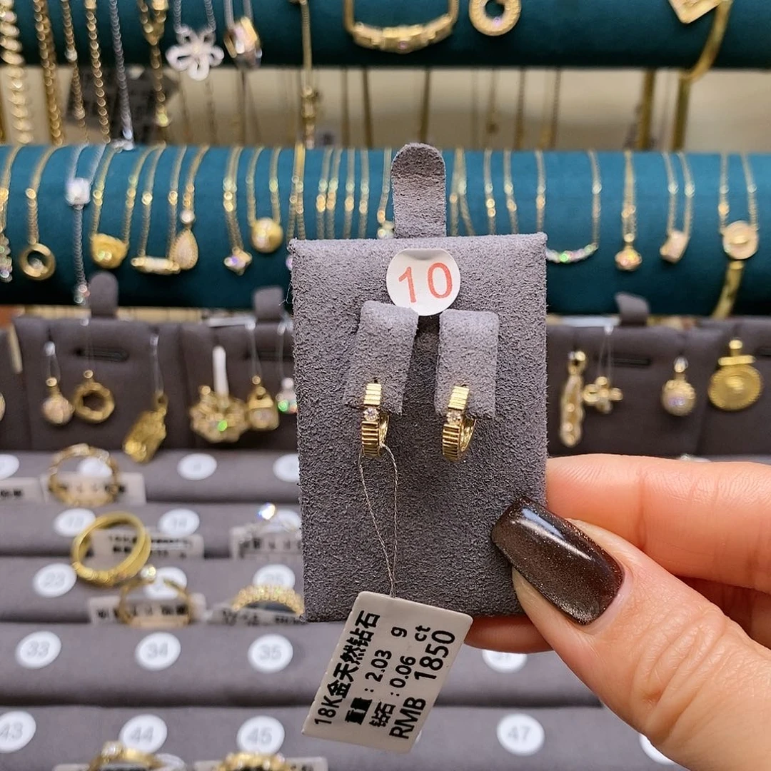 钻石耳饰18K金镶嵌一*天然钻石