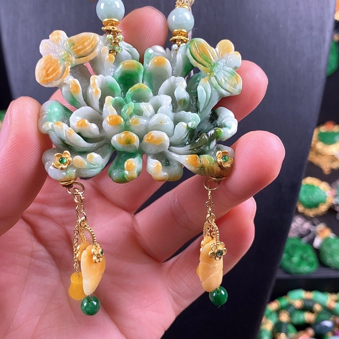 翡翠未镶嵌颈饰吊坠