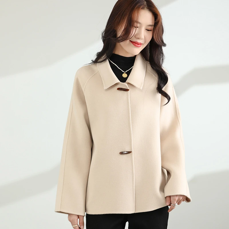 秋冬新款舒适纯羊毛呢子大衣女翻领短款牛角扣双面呢羊毛宽松外套
