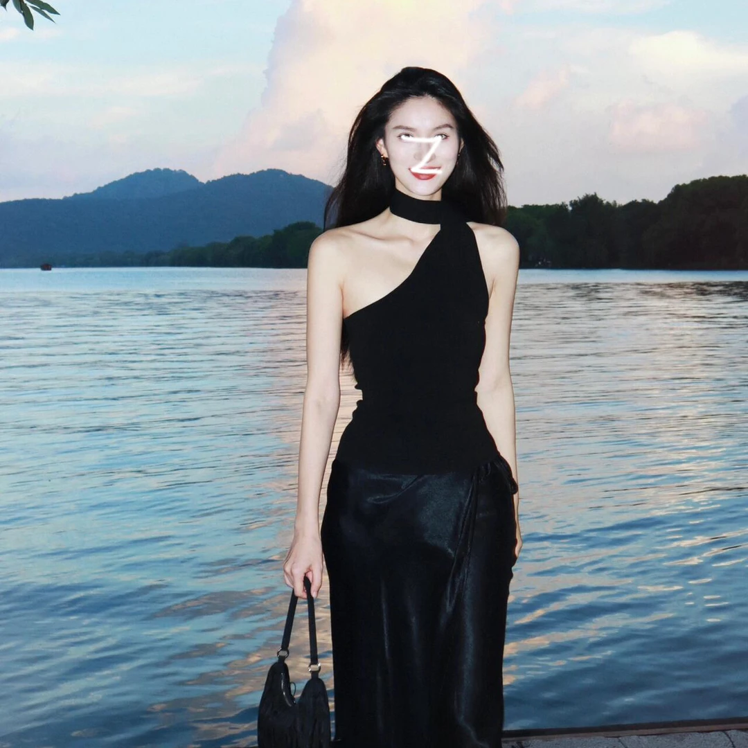 艺等YIDENG露肩挂脖小吊带背心女外穿设计感美式辣妹纯欲无袖上衣