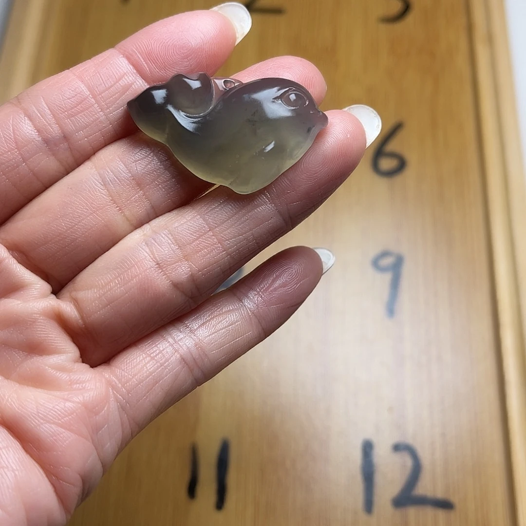 卷***卷蛇纹石玉未镶嵌颈饰