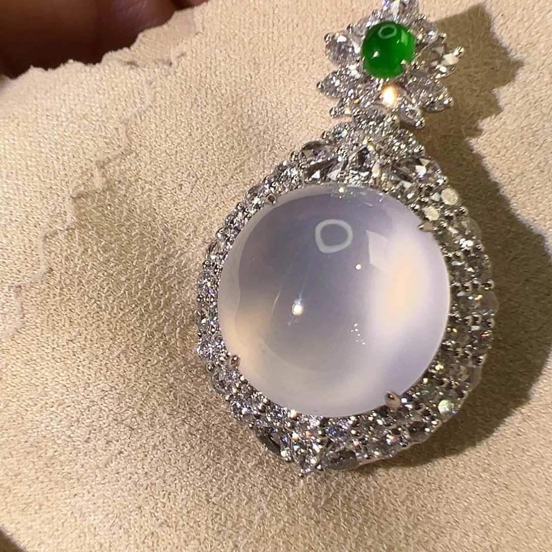 翡翠18K金镶嵌颈饰高冰（淡粉色）蛋面