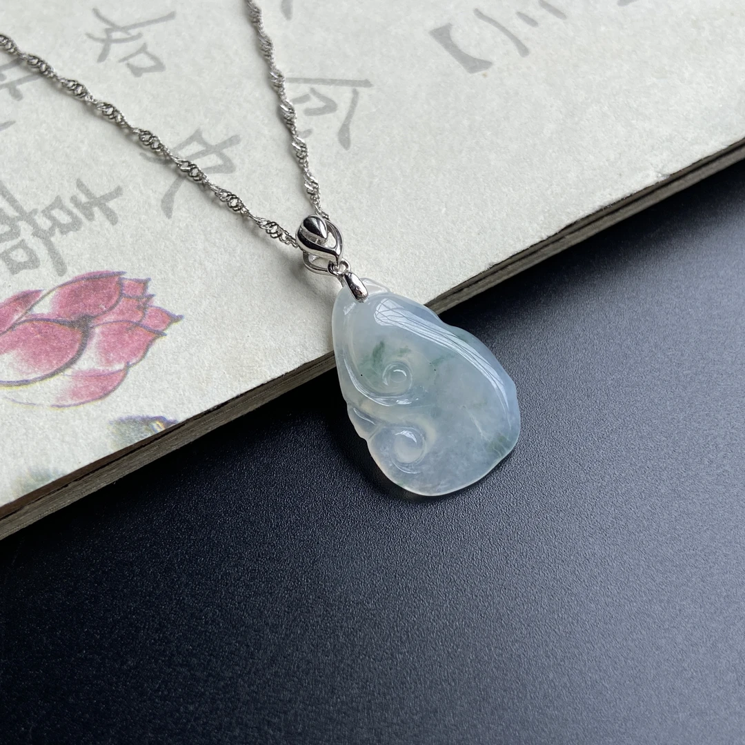 银镶嵌飘蓝花如意锁骨项链吊坠，天然缅甸翡翠A货气质轻奢时尚百搭