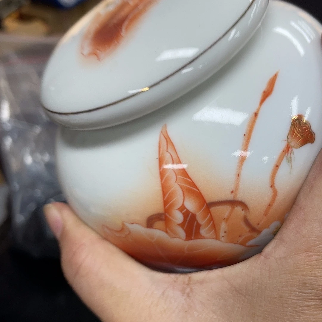 杯子里还有很多东西