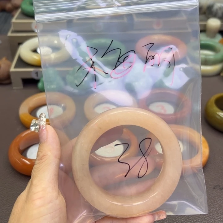 未镶嵌手镯石英岩玉梅**莎