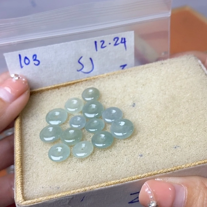 小***姐定制翡翠未镶嵌不退