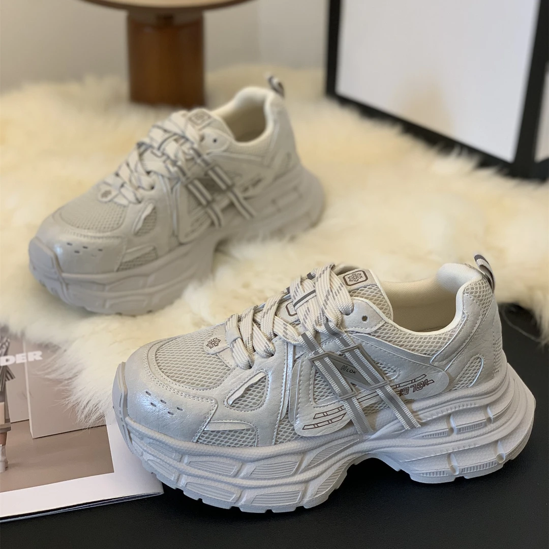 新款厚底炸街休闲运动女鞋2025秋季时尚欧洲站百搭时尚轻便老爹鞋