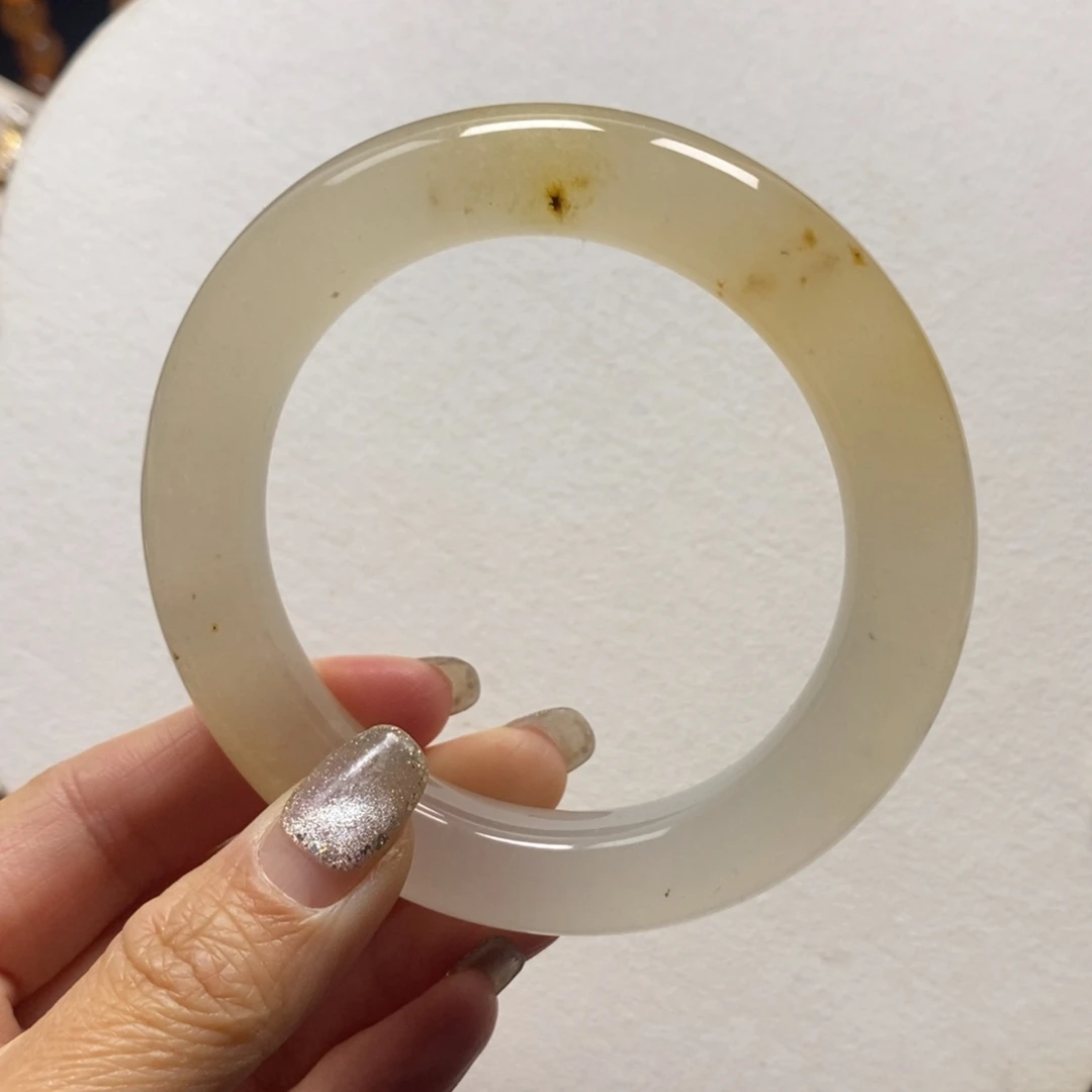 石英质玉未镶嵌手镯60特价不退换有沙眼