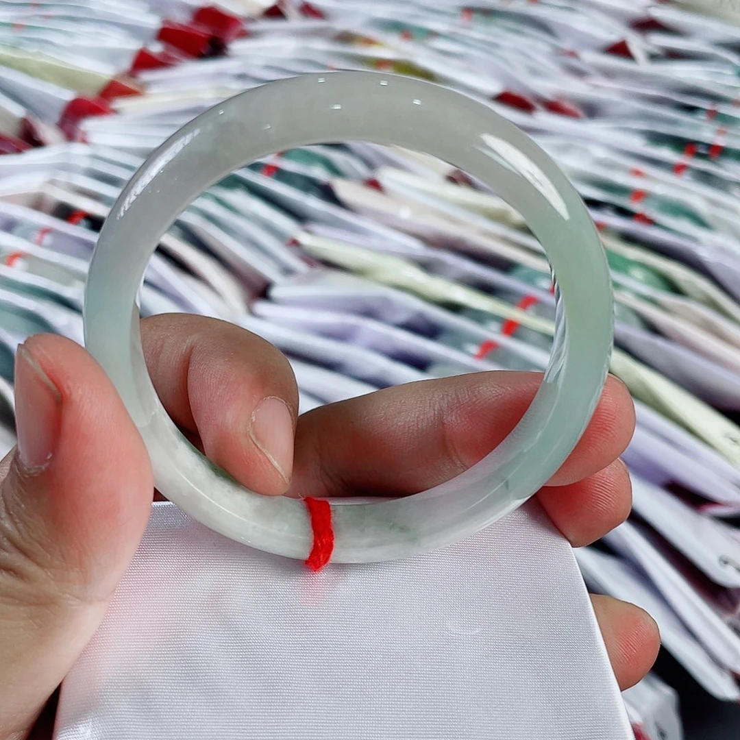 翡翠未镶嵌手镯福利送