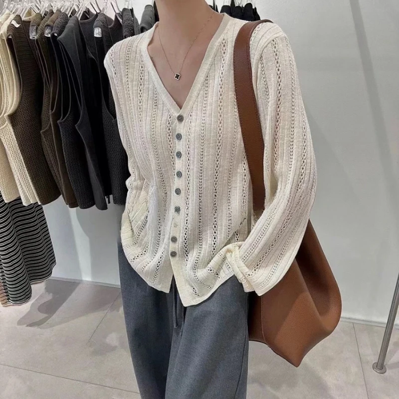 新款气质镂空长袖针织衫A240847