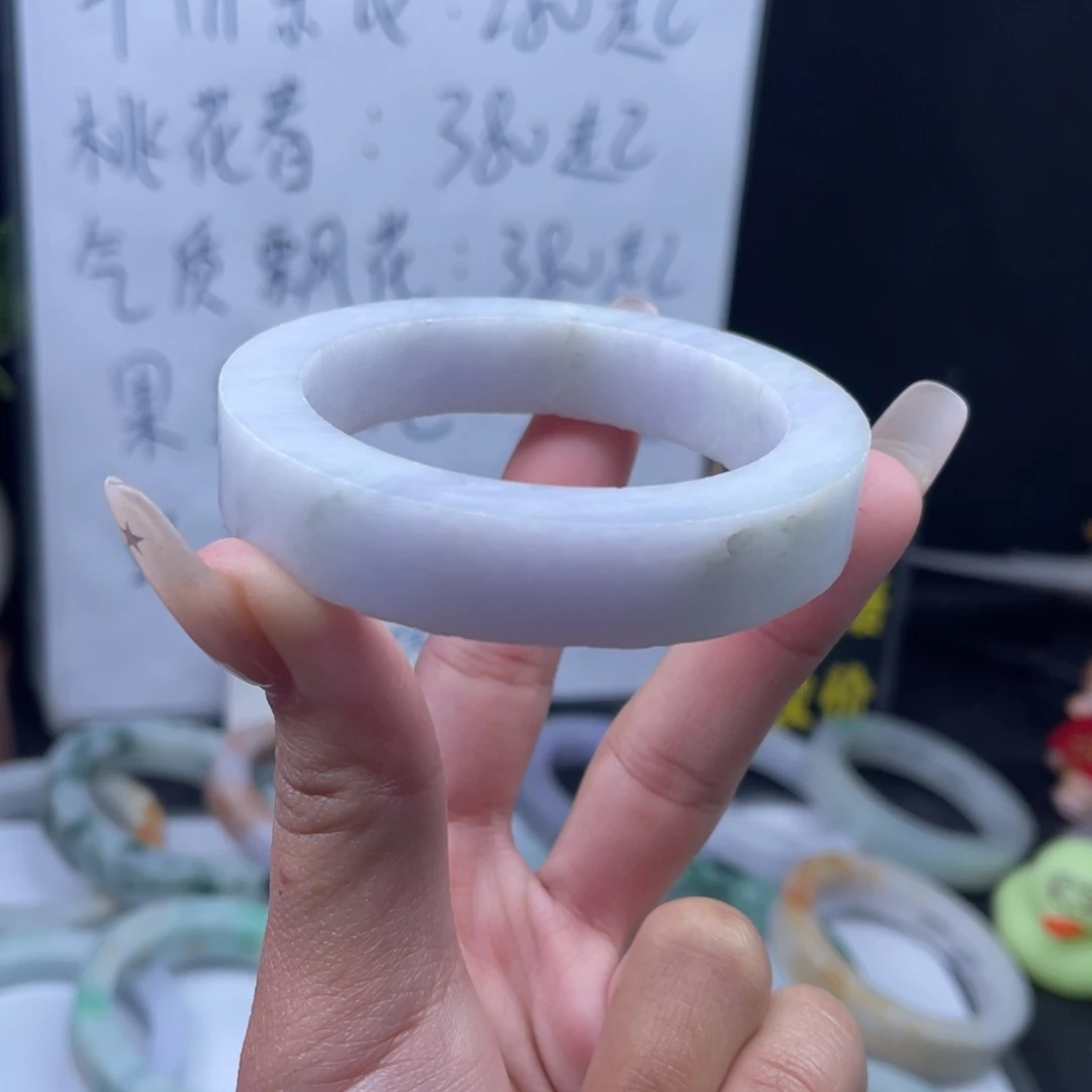 定制翡翠未镶嵌手镯