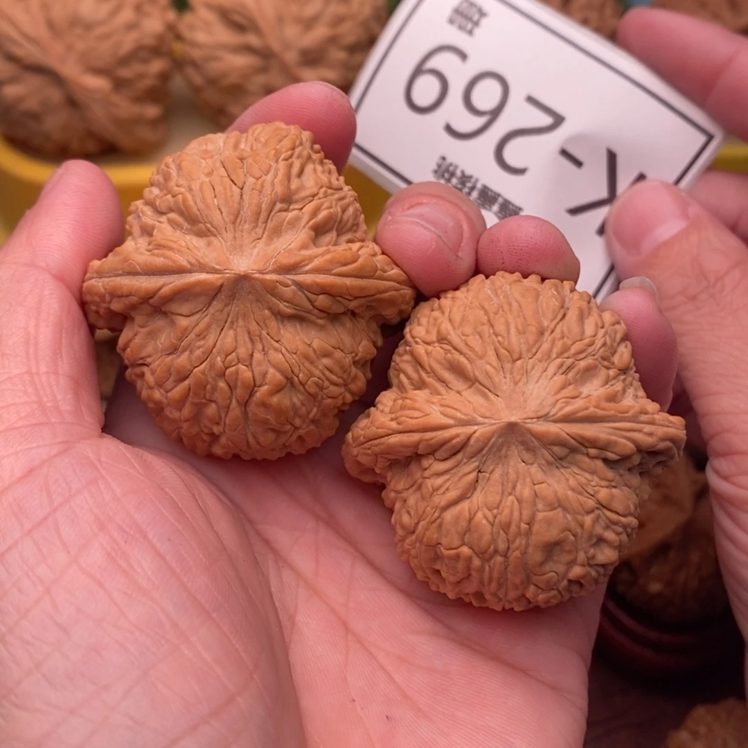 桃核把件绣球44…..