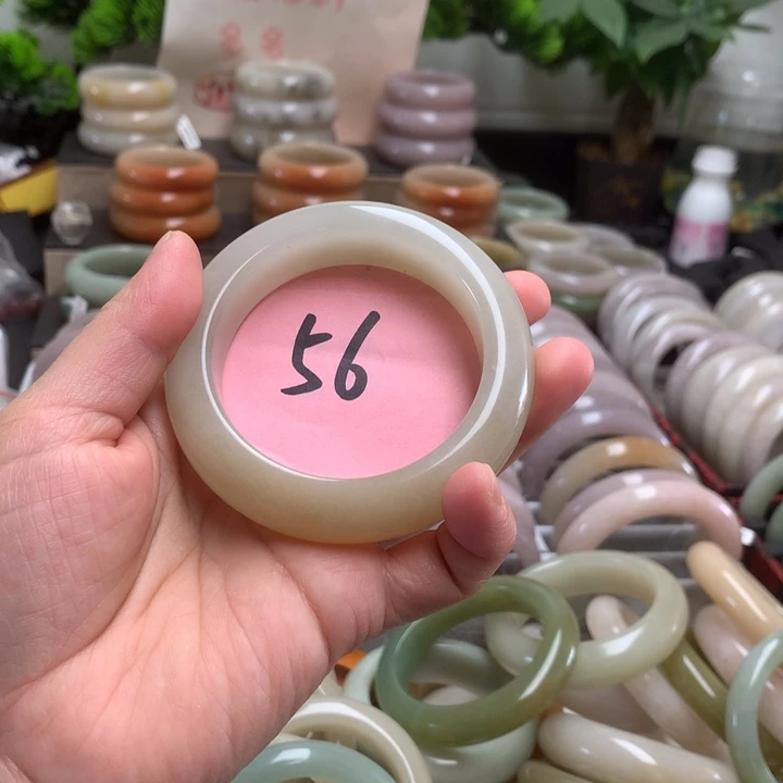 石英质玉未镶嵌手镯