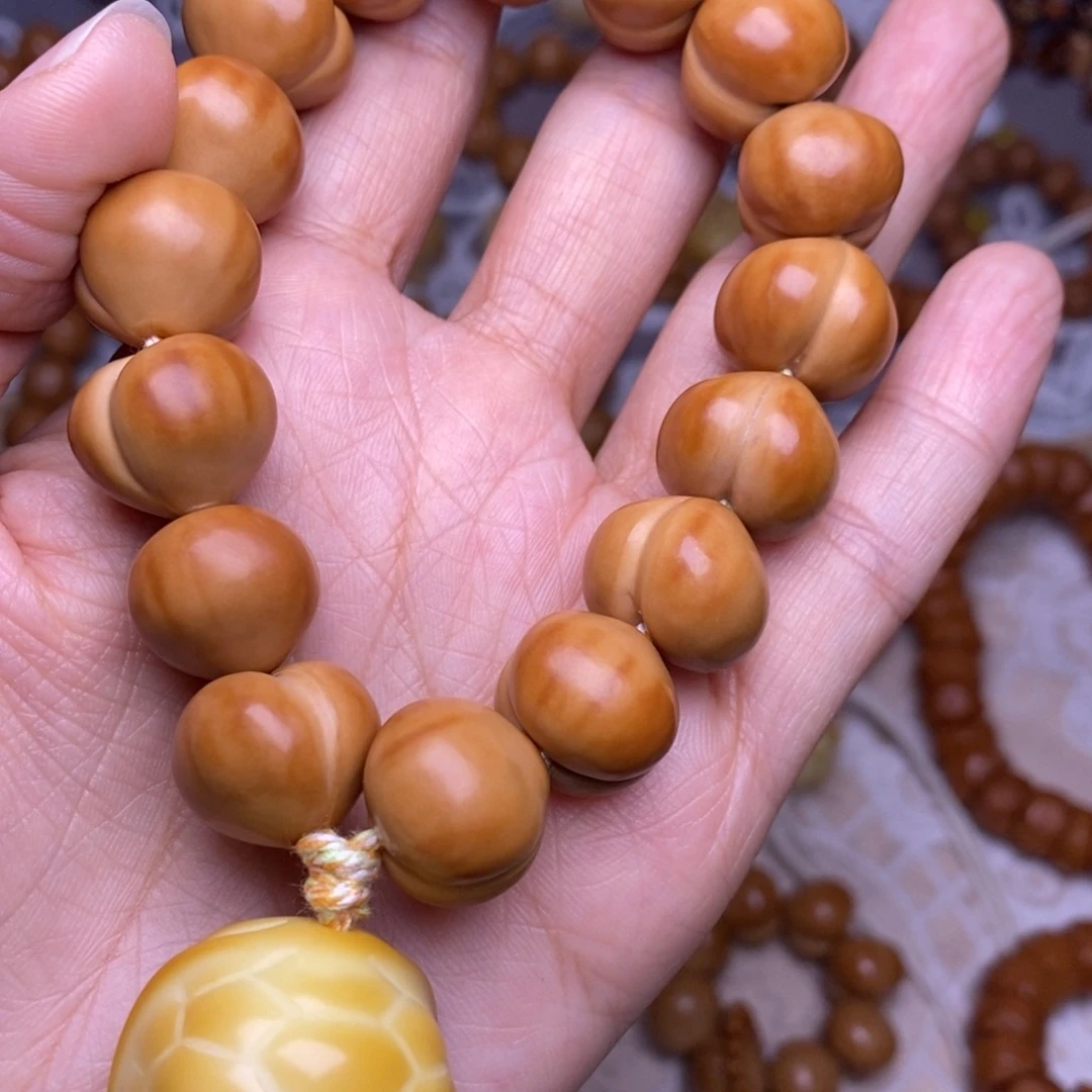 把件猴头核桃柯基屁桃龟甲