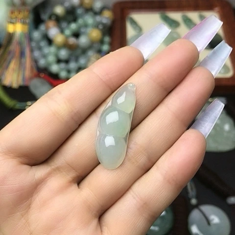 吊坠(赠链)未镶嵌翡翠