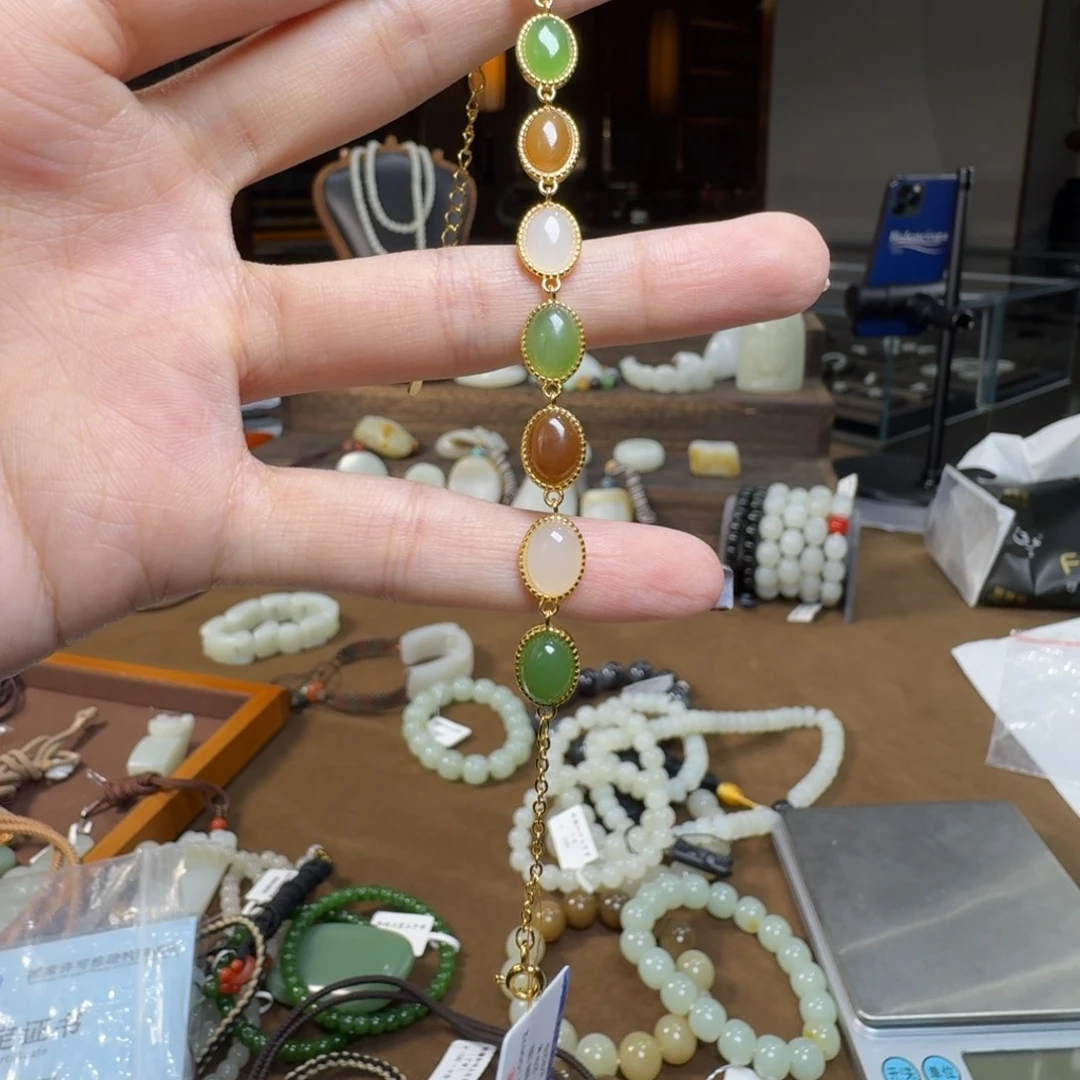 和田玉挂件未镶嵌你****果