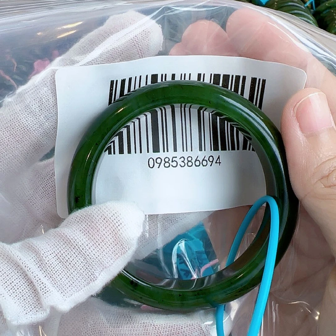 和田玉手镯未镶嵌包容53.1