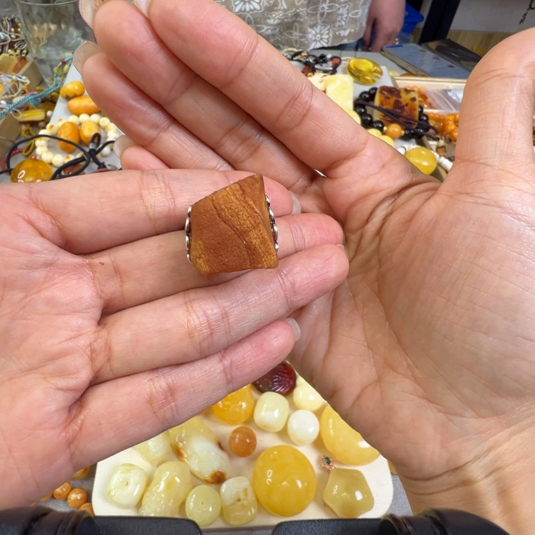 琥珀颈饰未镶嵌喵*吉蜜蜡