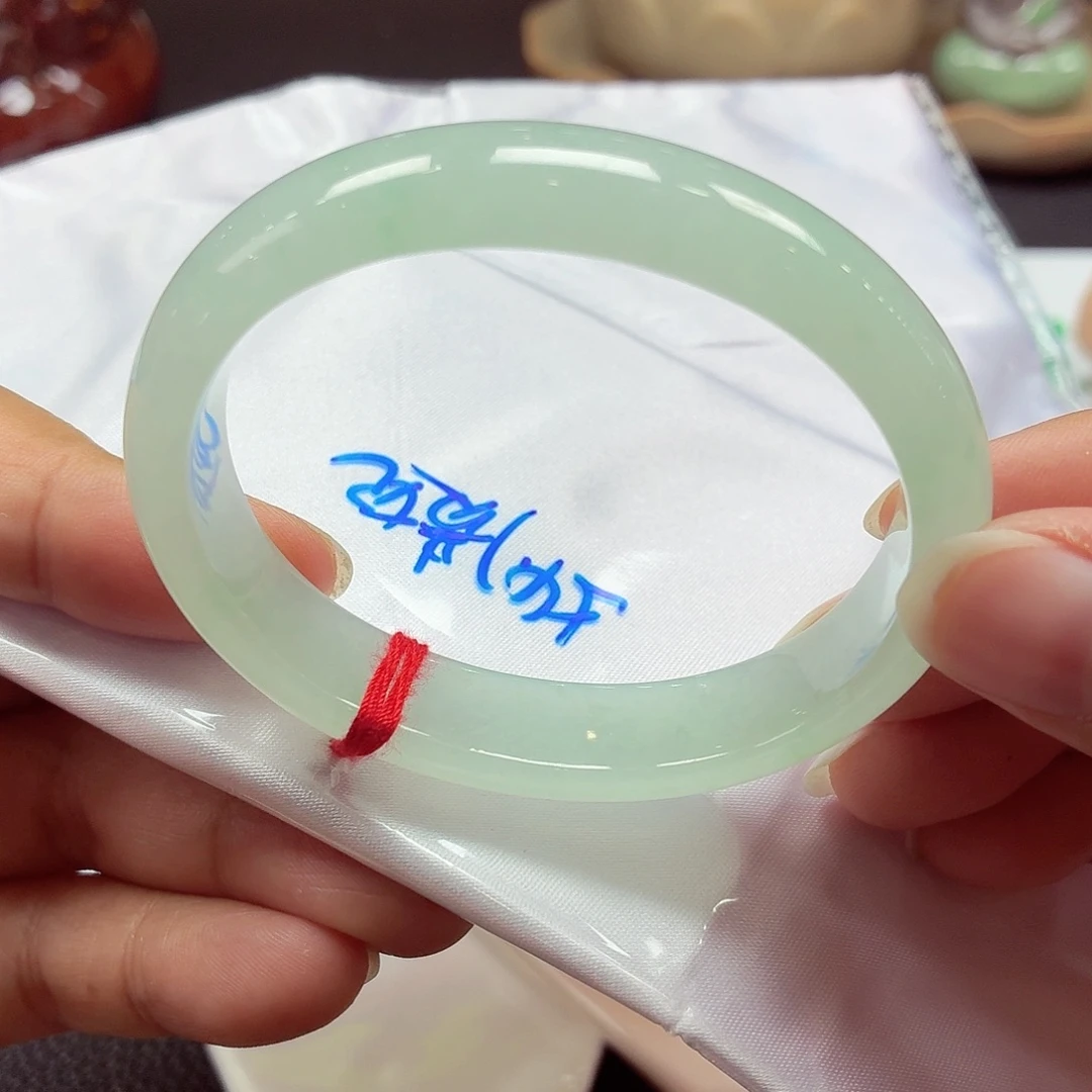 翡翠未镶嵌手镯（贵妃镯）天然缅甸A货翡翠