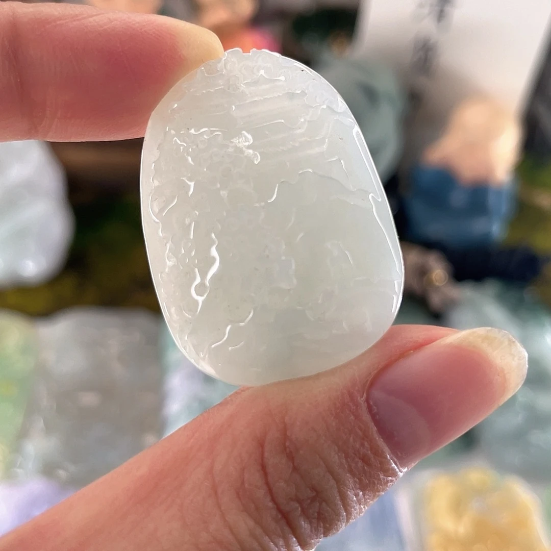 翡翠未镶嵌颈饰山水牌