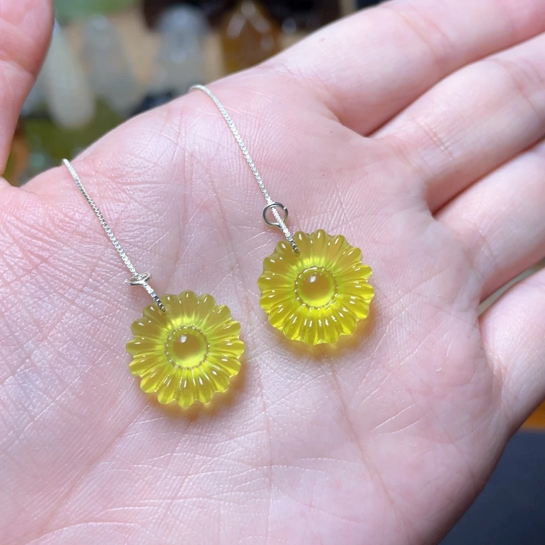 蛇纹石玉耳坠未镶嵌林*