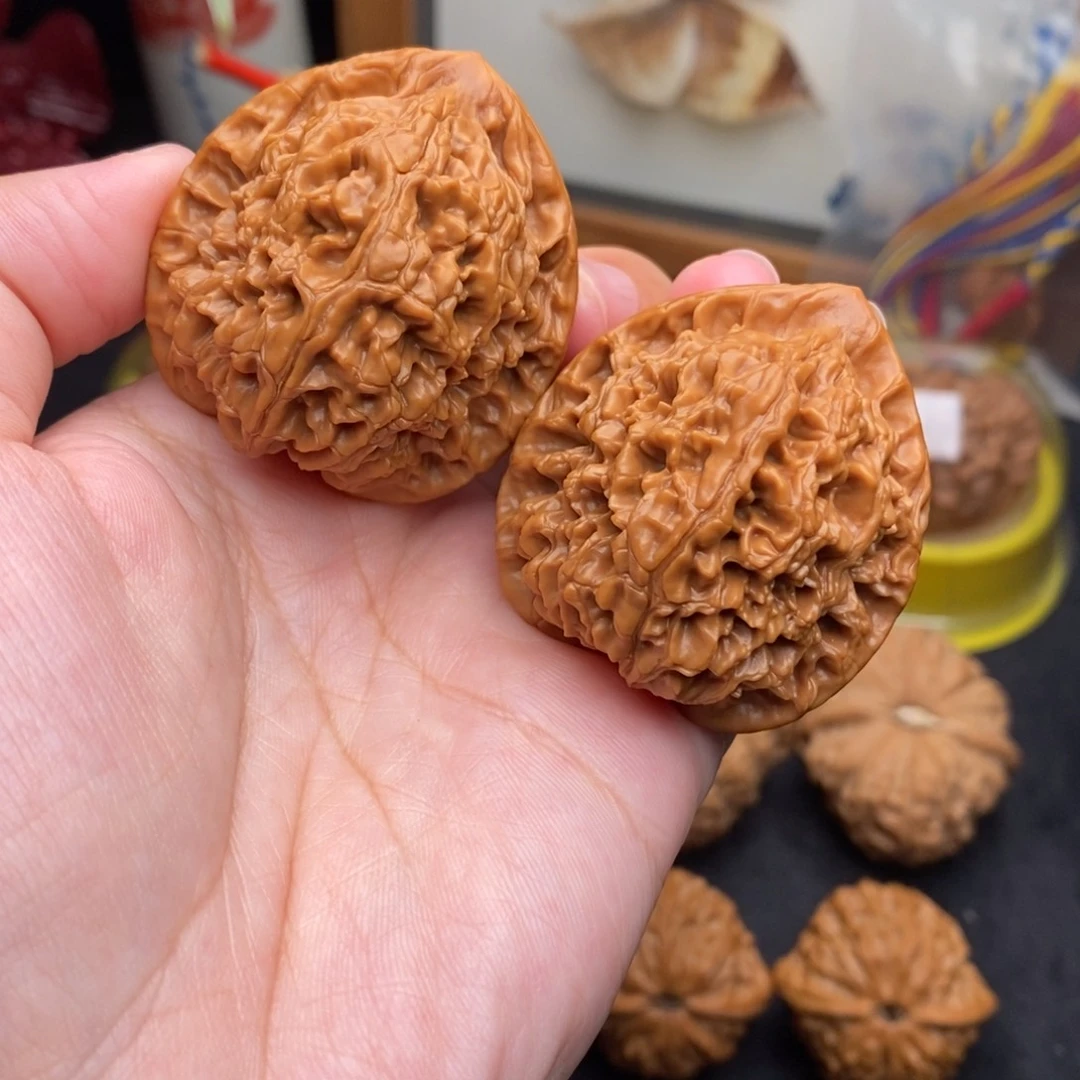 文玩核桃把件40水龙纹