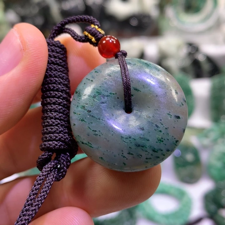 独山玉未镶嵌颈饰