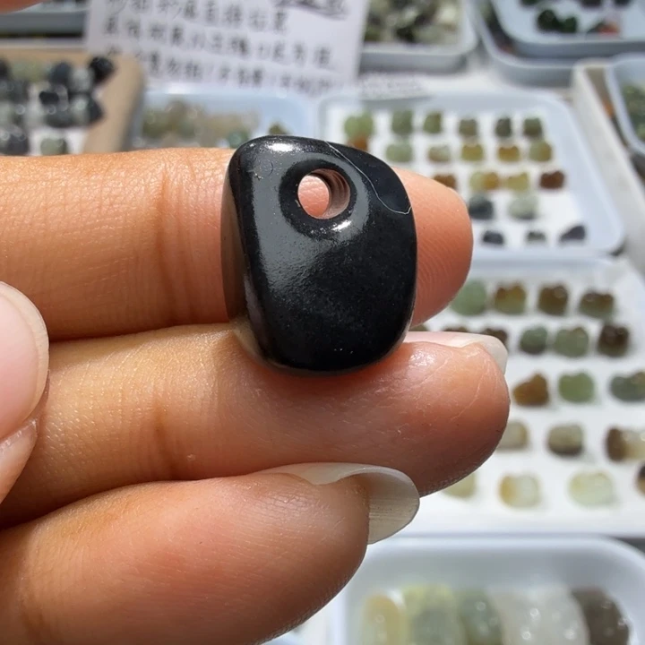 和田玉未镶嵌珠宝奇石