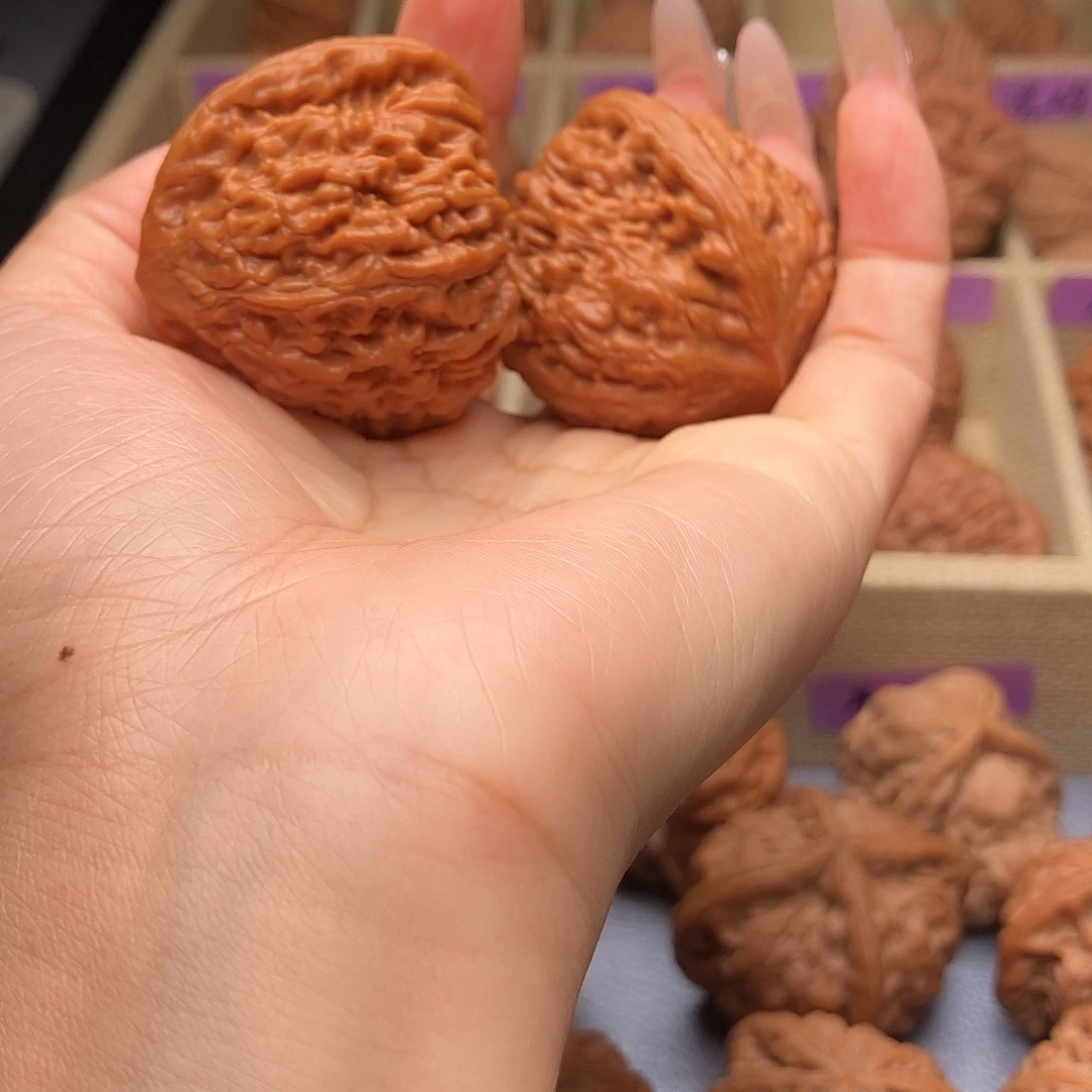 彩***侍把件文玩核桃蛮王