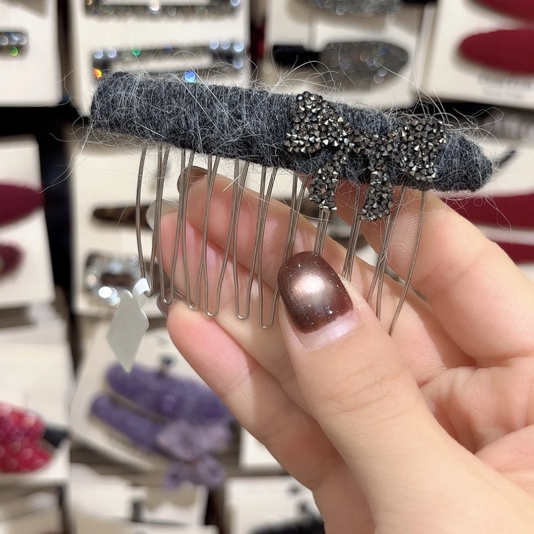 布艺铁合金灰色蝴蝶结叉梳