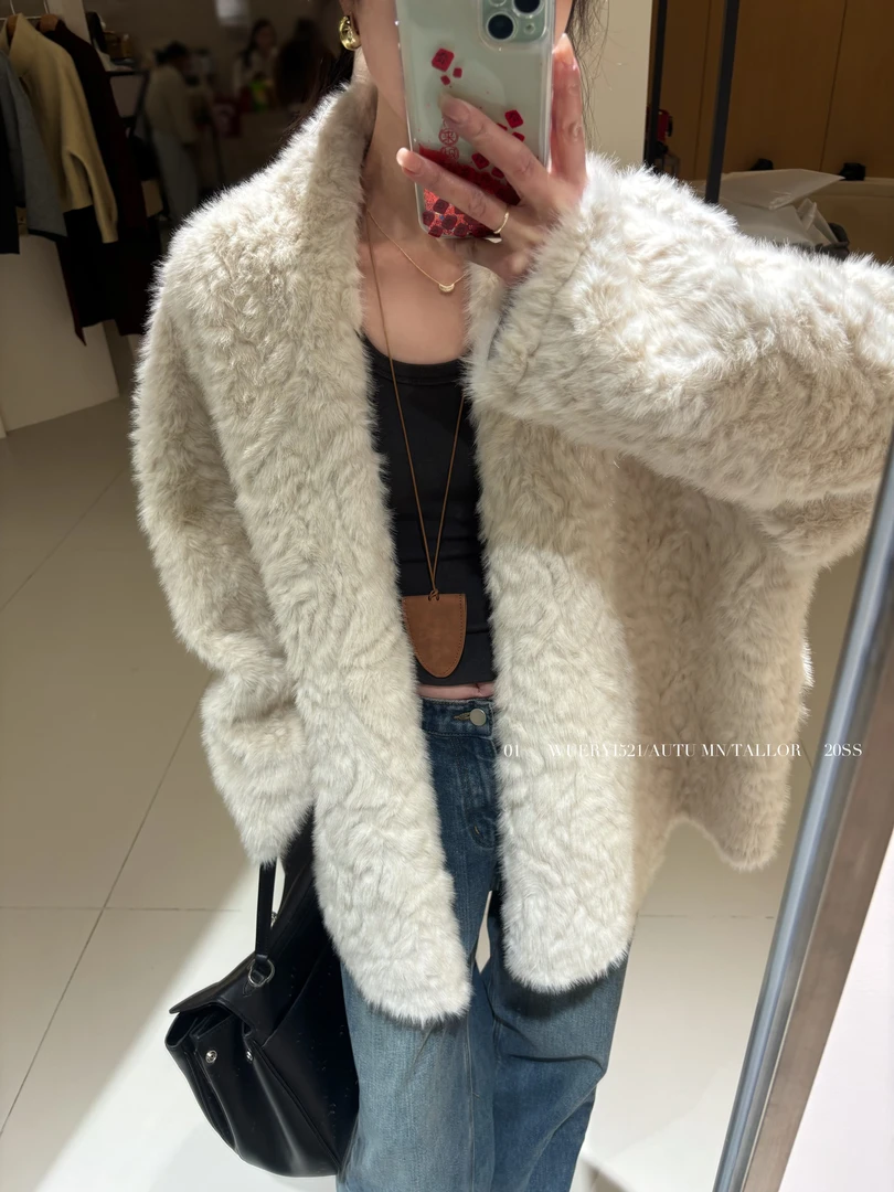 云雾石狐蝙蝠袖环保皮毛一体外套女秋冬季加厚慵懒风披肩毛毛大衣