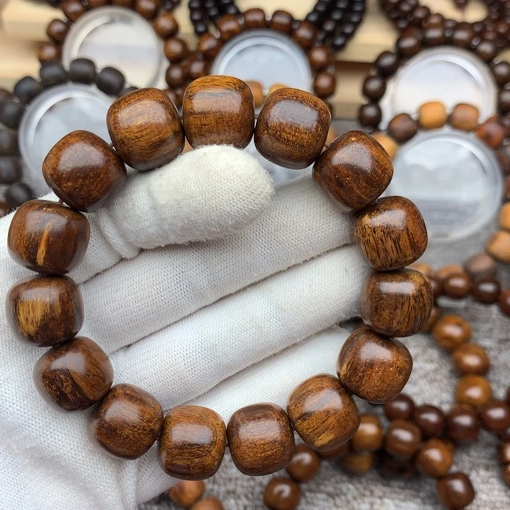 贡木巴布亚15/16红月……