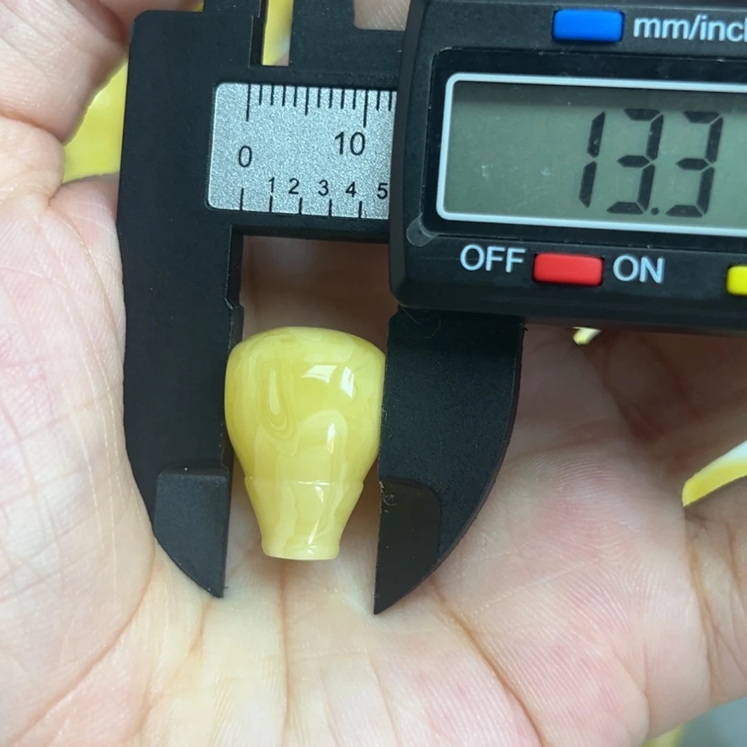 裸石琥珀未镶嵌三通