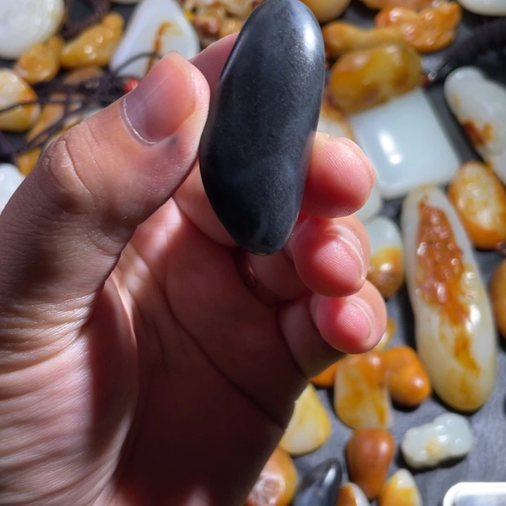 和田玉未镶嵌珠宝奇石