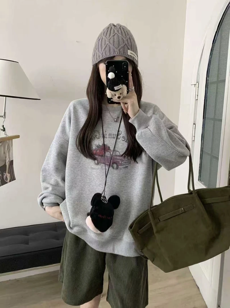 868字母汽车女士加绒卫衣