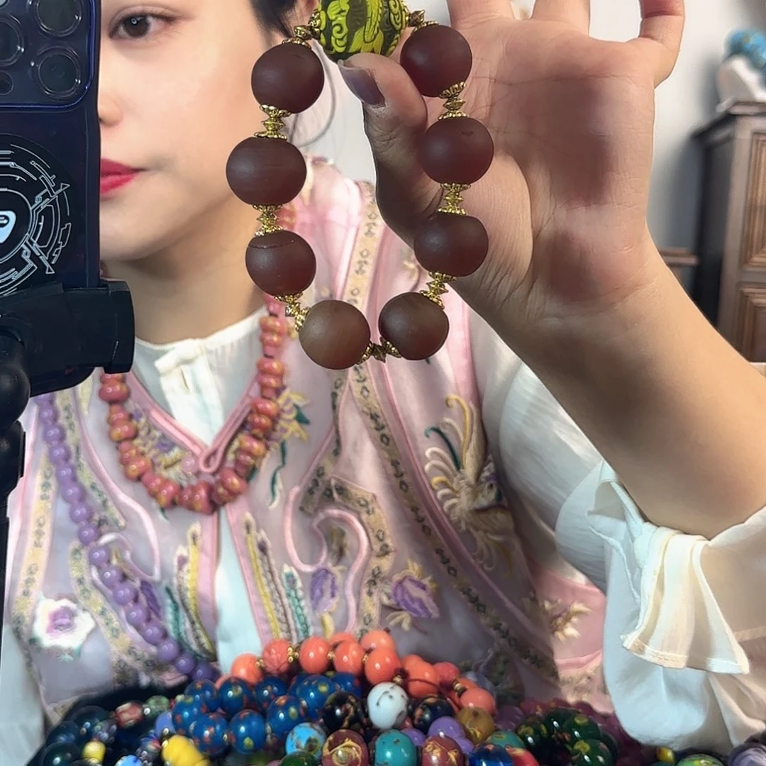 琉璃DIY富***?老琉璃的故事是一个人的故事