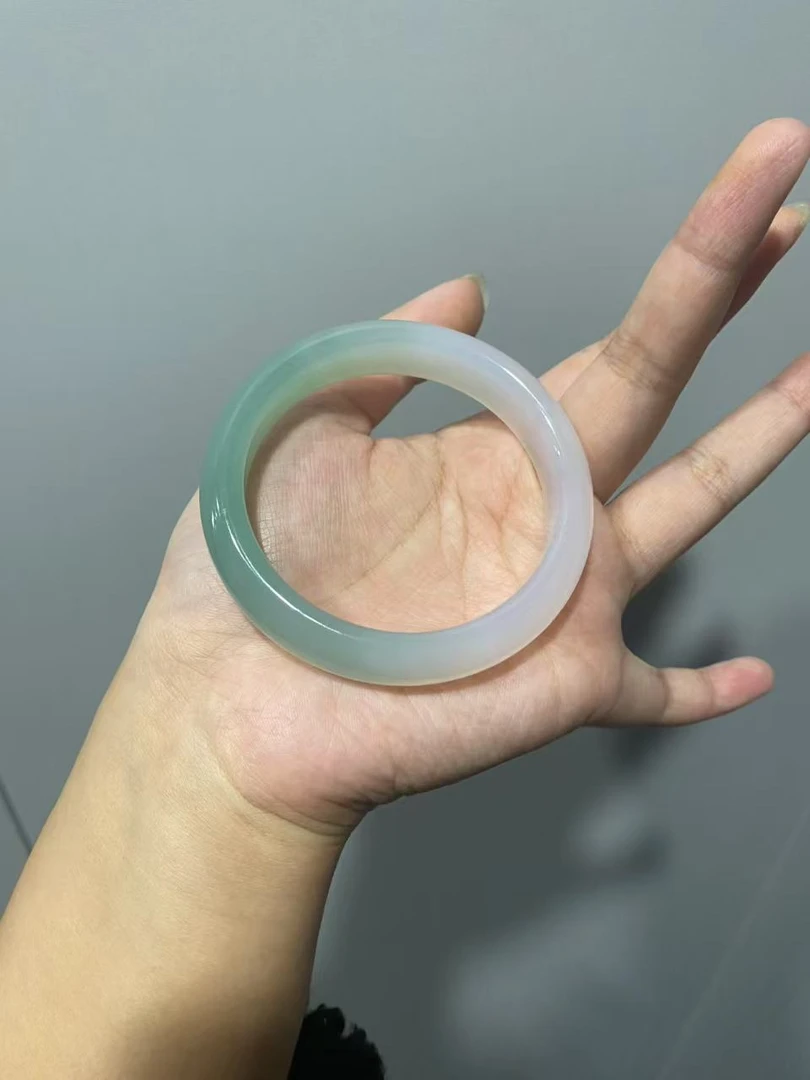 玛瑙渐变手镯天然玉石手镯